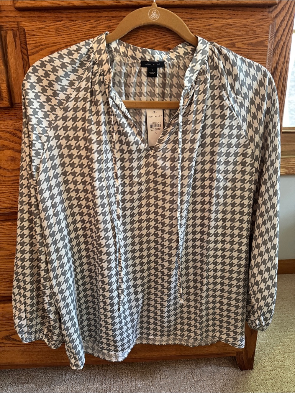 Ann Taylor Gray and White Houndstooth V-Neck Blouse with Gathered Shoulders